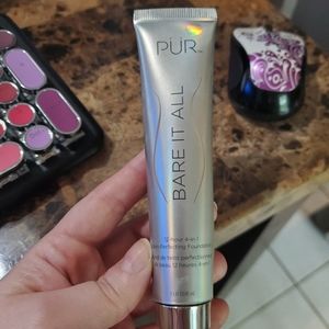 PUR Bare it all foundation